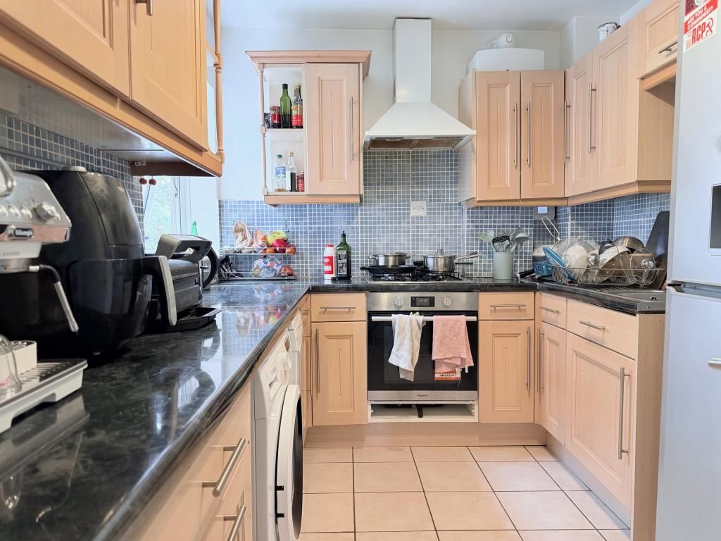 Property photo 3 of 6 Kitchen