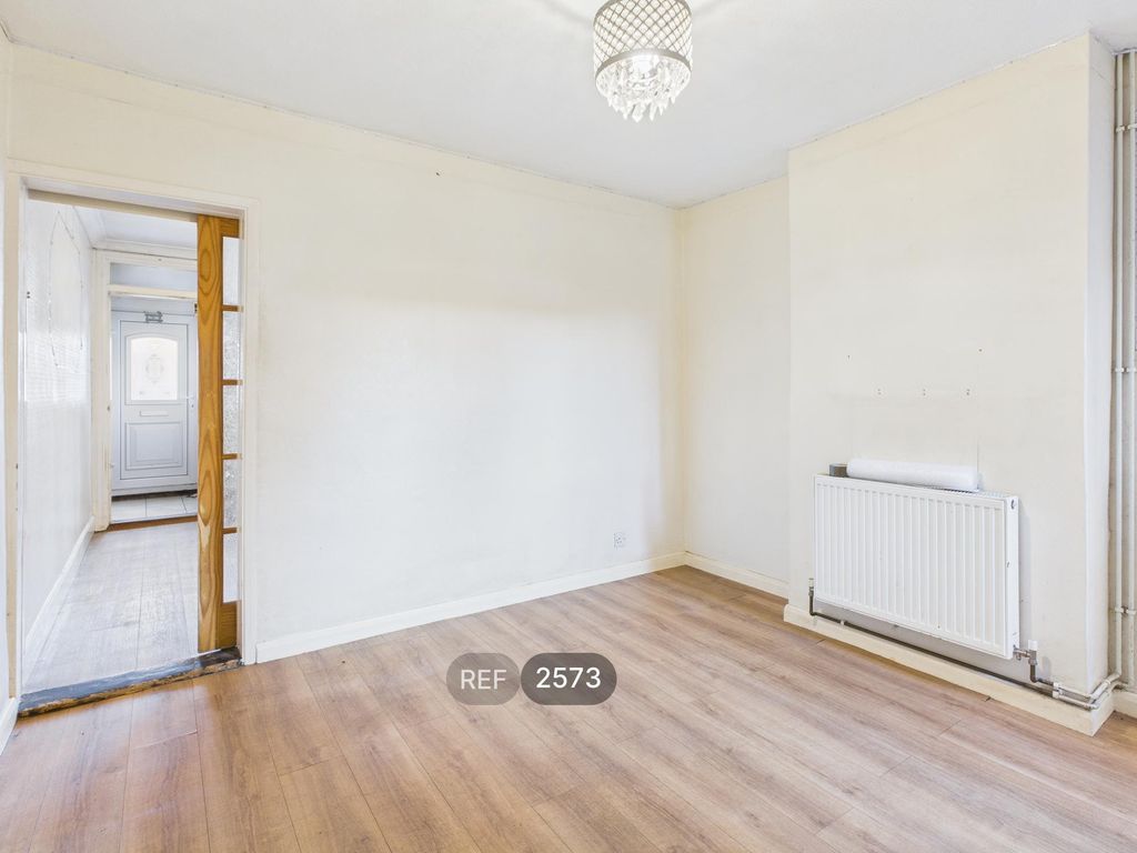 Property photo 3 of 8 Dining Room