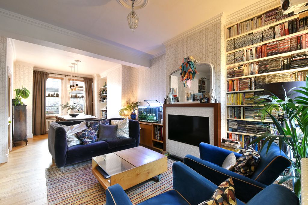 Property photo 3 of 18