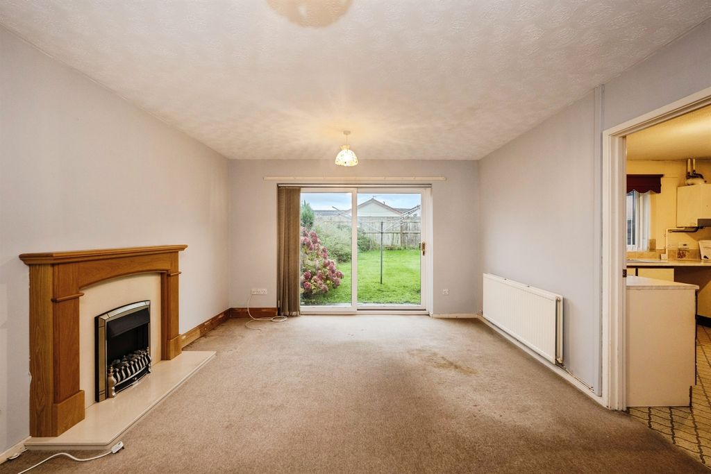 Property photo 2 of 16