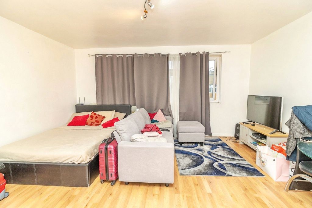 Property photo 2 of 17 Pbox-Img.Jpg