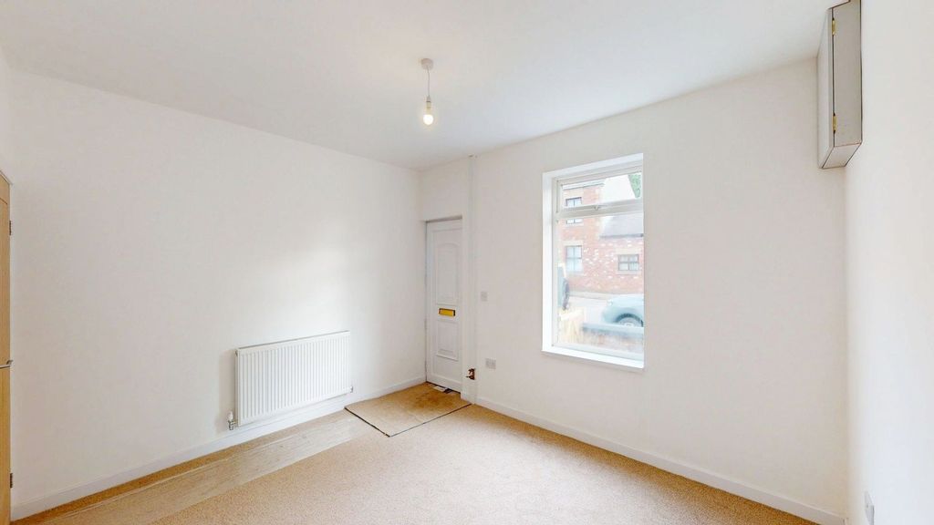 Property photo 2 of 14 Lounge