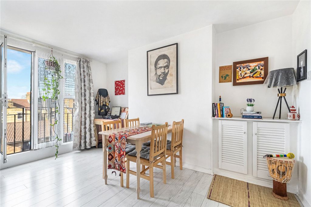 Property photo 2 of 15 Picture No. 14