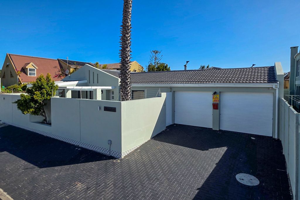 Property photo 1 of 49