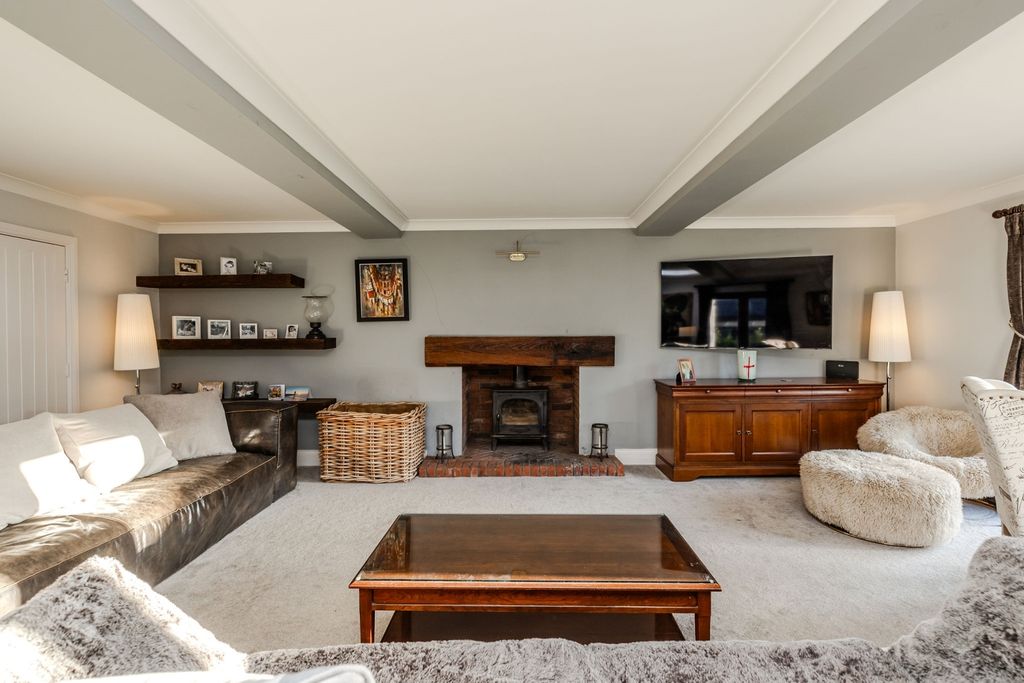 Property photo 3 of 29 199Darrasroad-35