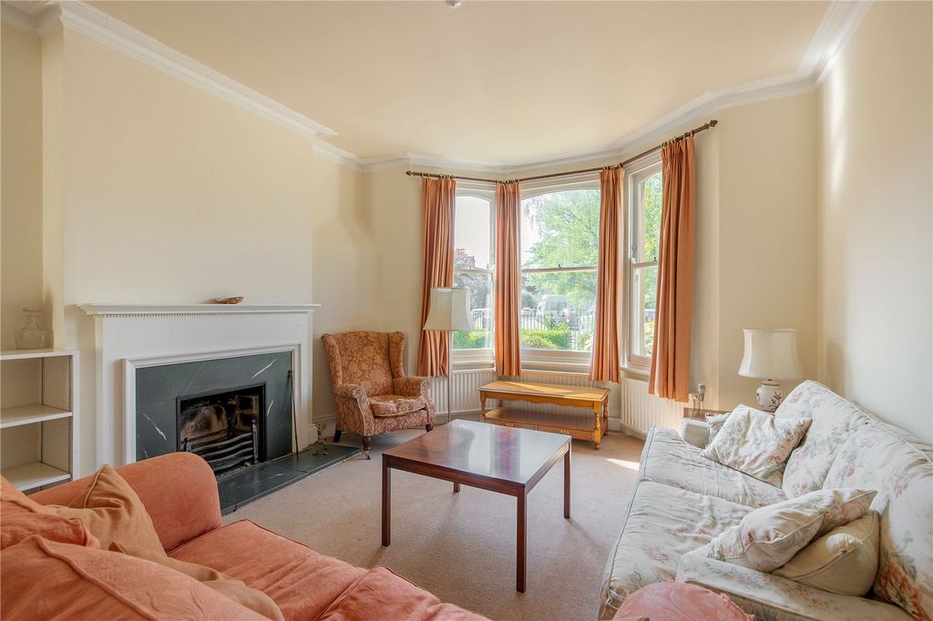Property photo 3 of 12 Sitting Room
