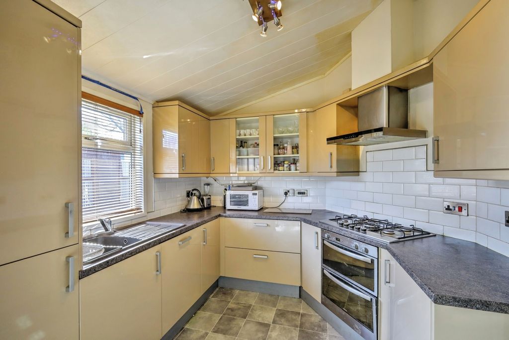 Property photo 3 of 20 Pbox-Img.Jpg