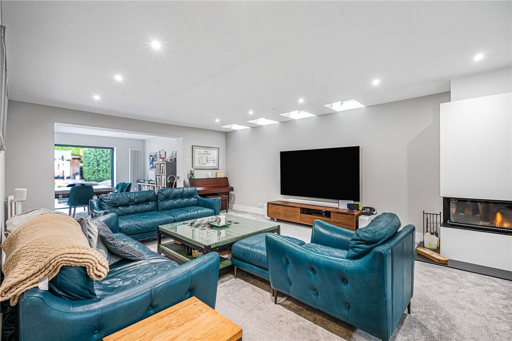 Property photo 2 of 48 Reception