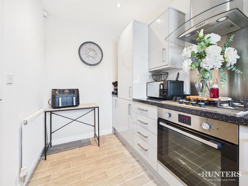 Property photo 3 of 17 Cam03792G0-Pr0352-Still002.Jpg