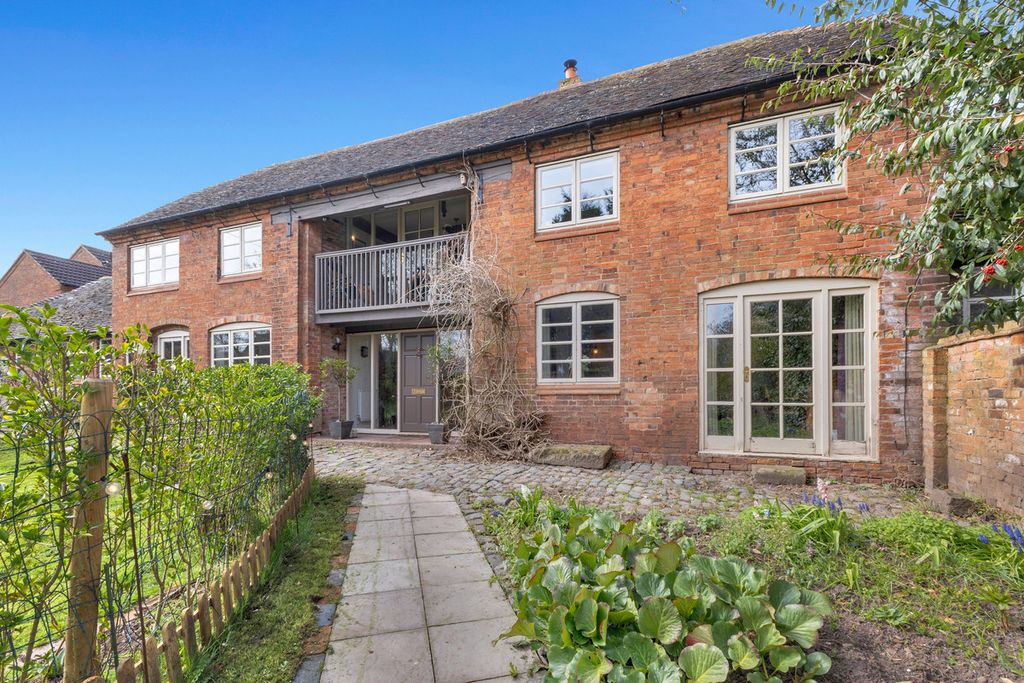 Property photo 1 of 41