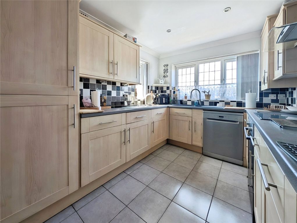 Property photo 2 of 17 Picture No. 22