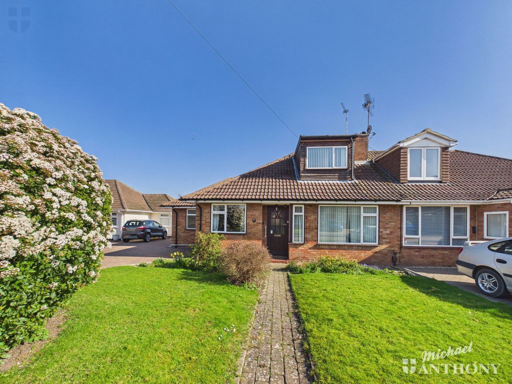 Property photo 1 of 17 Cam03852G0-Pr0577-Still017