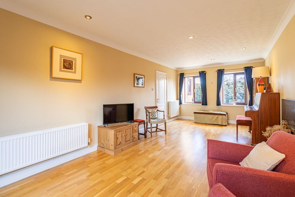 Property photo 3 of 40 4190705