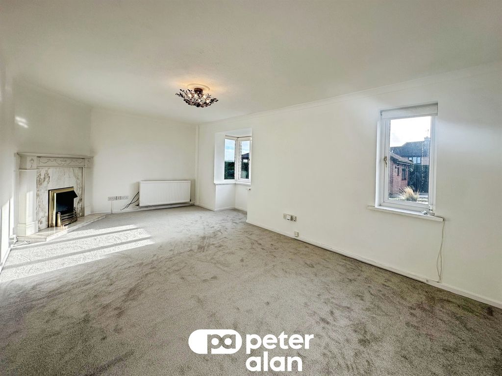 Property photo 2 of 28