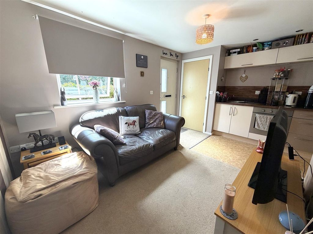 Property photo 3 of 7 Open Plan Living