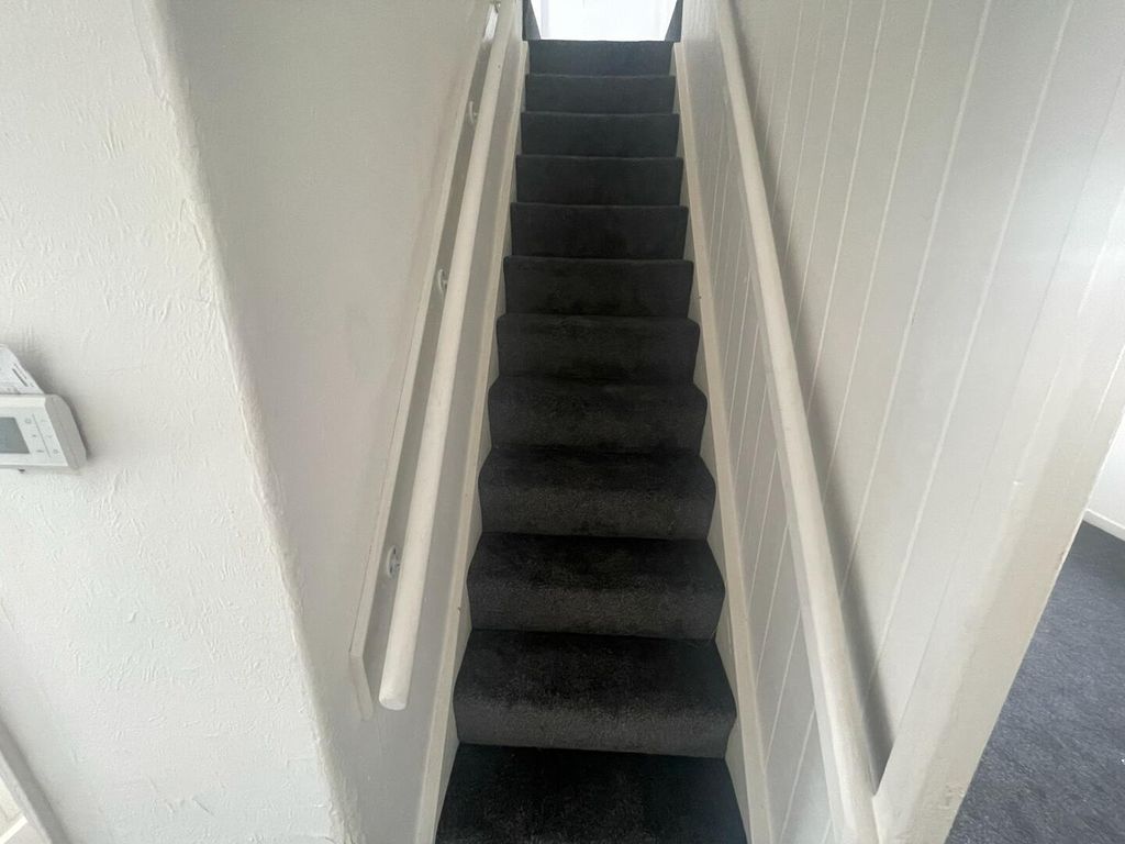 Property photo 3 of 12 Landing