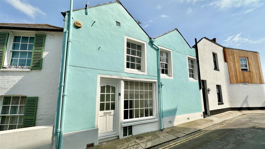 Property photo 2 of 34