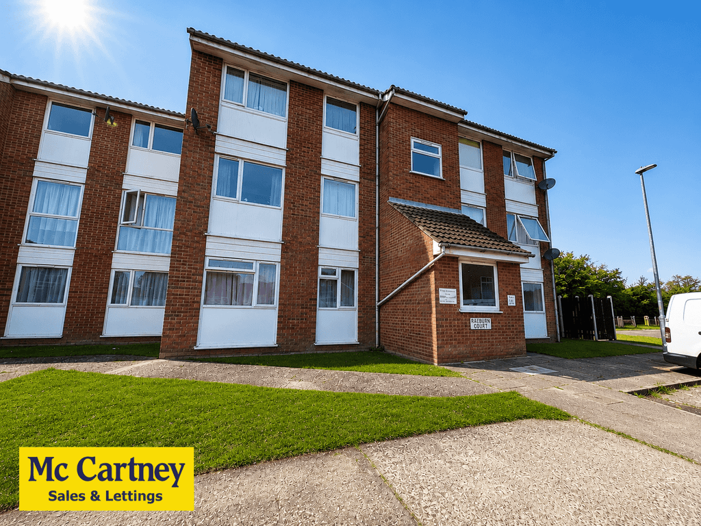 Property photo 1 of 8 Raeburn Court, Chelmsford, Essex, CM1 6Gf