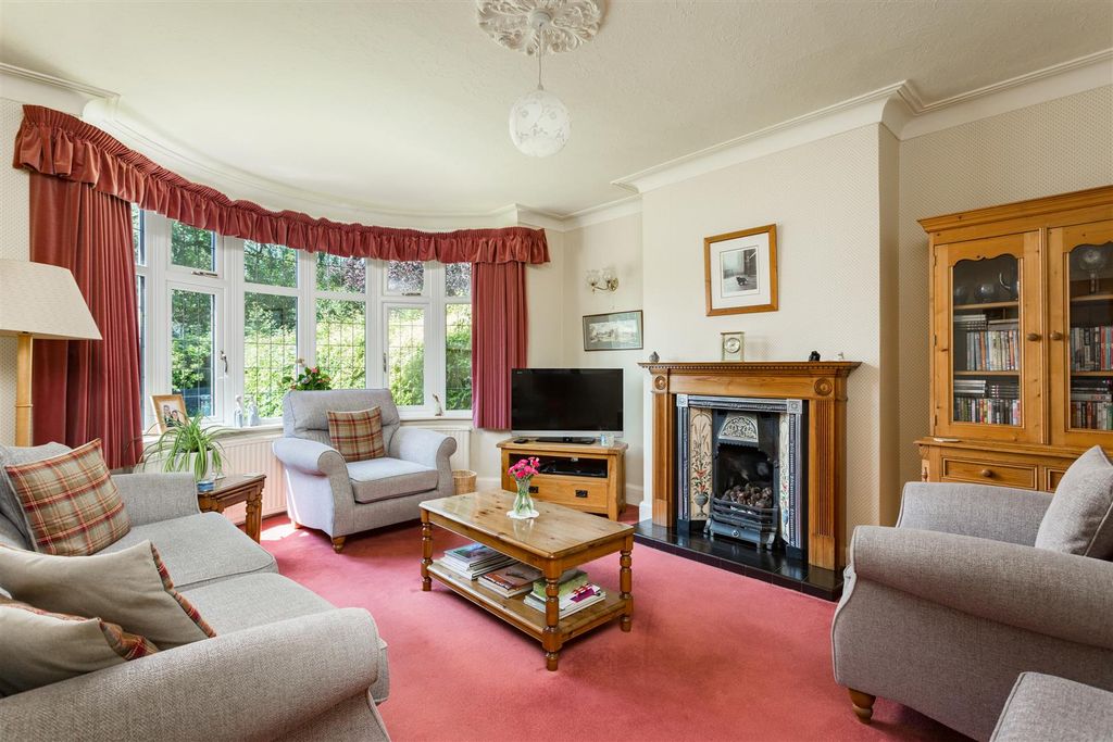 Property photo 2 of 21 410 Otley Road-14.Jpg