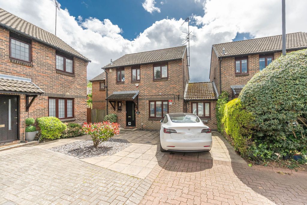 Property photo 2 of 19