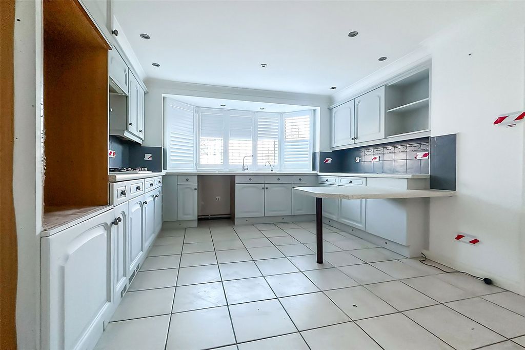 Property photo 3 of 22 Picture No. 05
