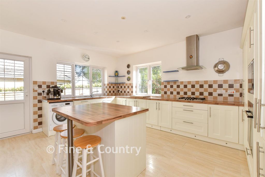 Property photo 1 of 15 Kitchen