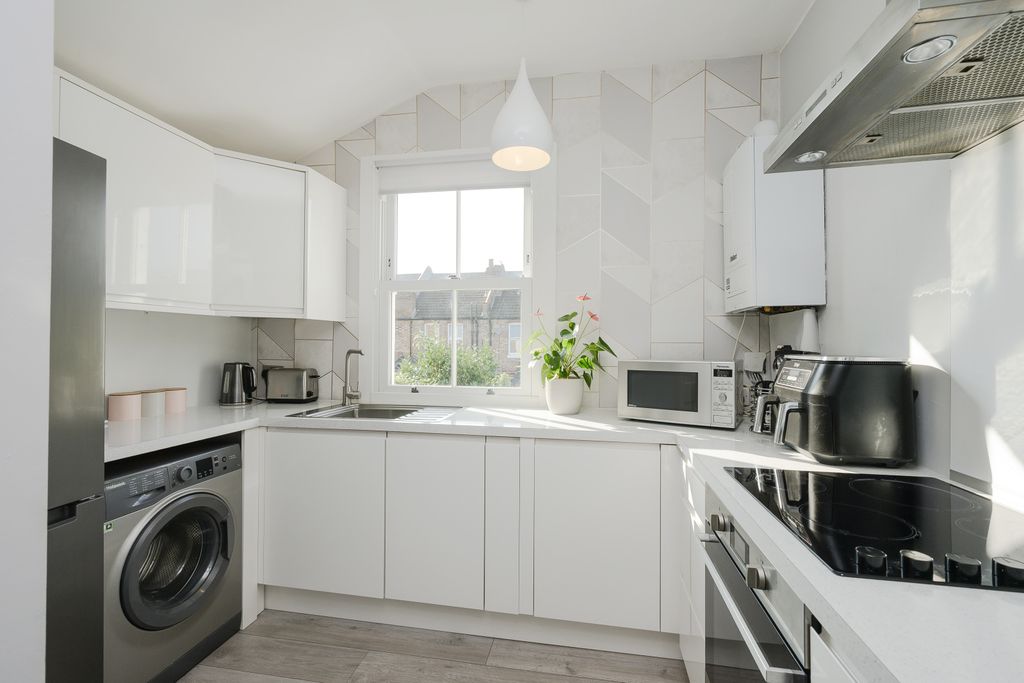 Property photo 3 of 9 Picture No. 06