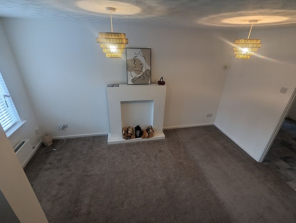 Property photo 3 of 8 Dining Room