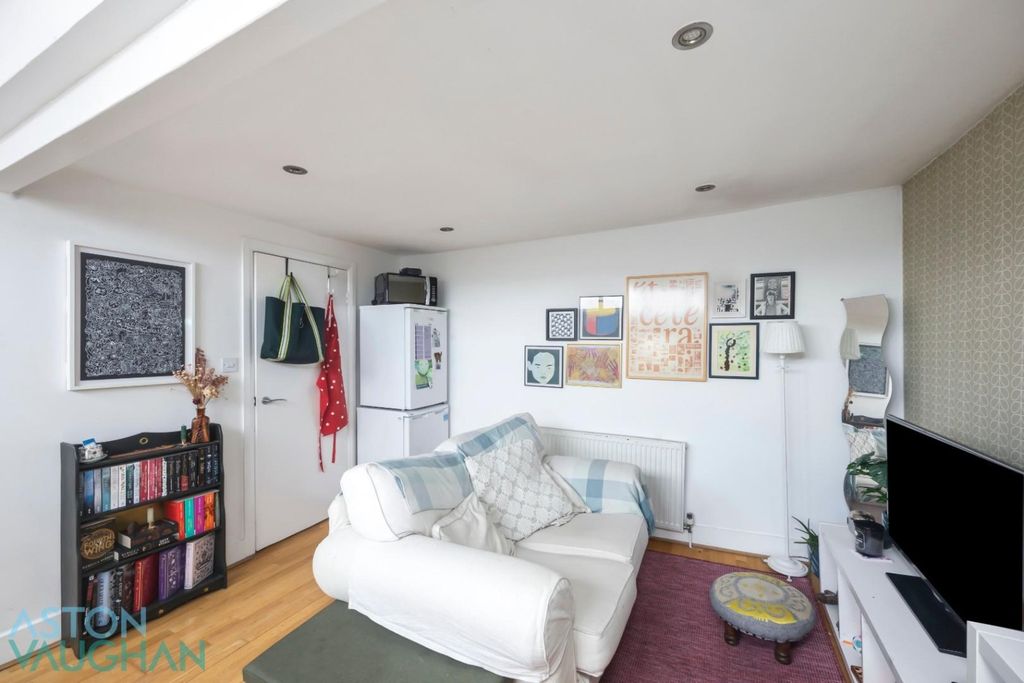Property photo 3 of 9 4623442