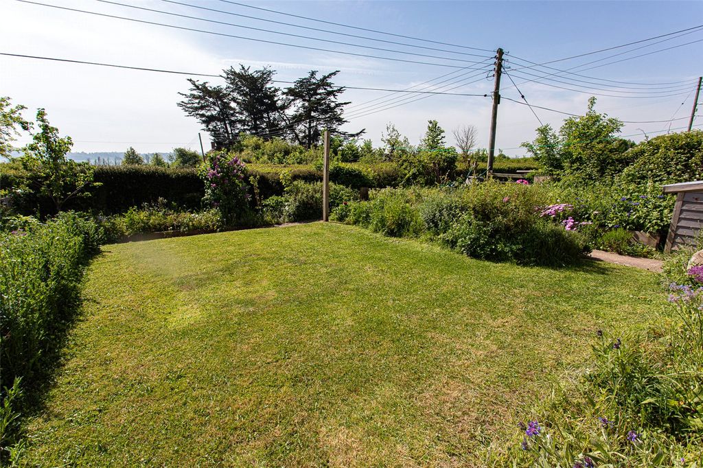 Property photo 3 of 23 Picture No. 18