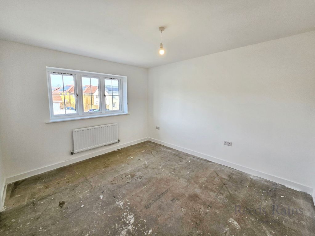 Property photo 3 of 12 Bedroom 1