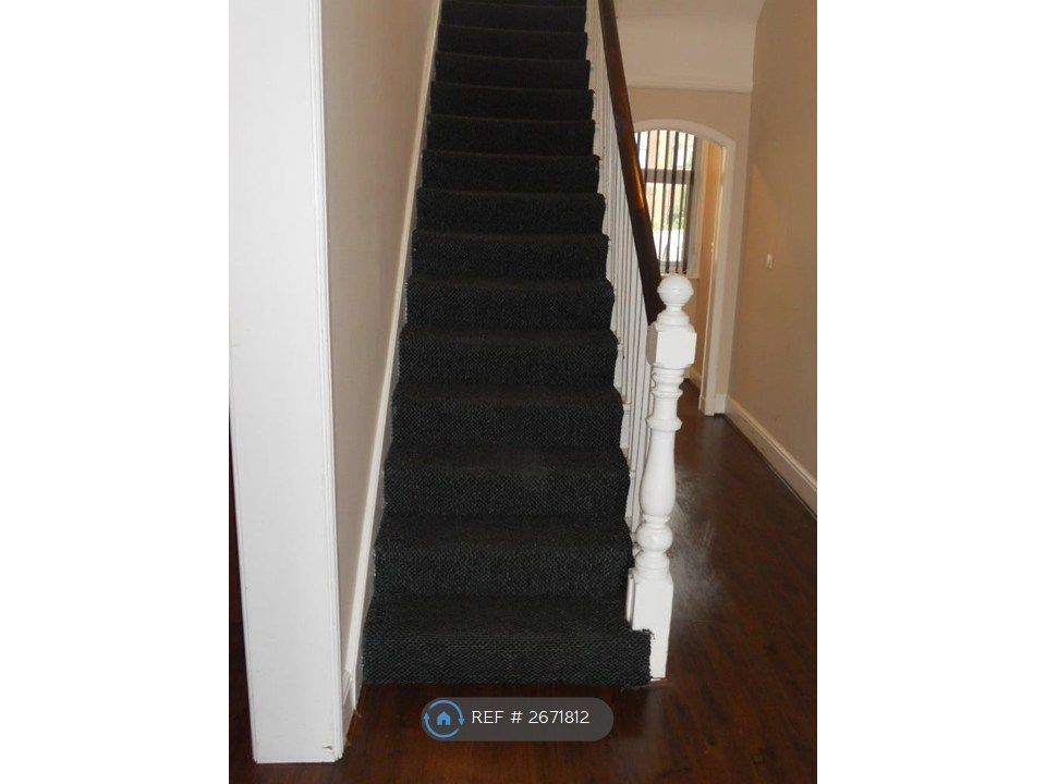 Property photo 2 of 31