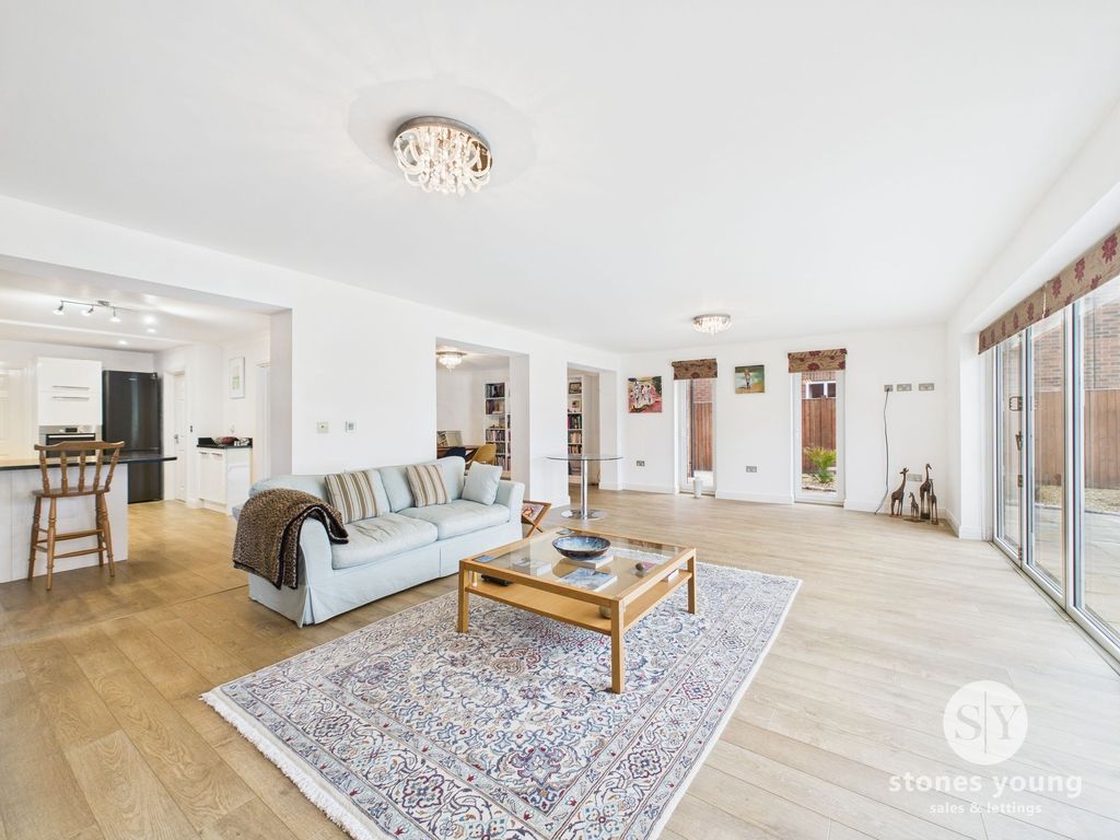Property photo 2 of 38