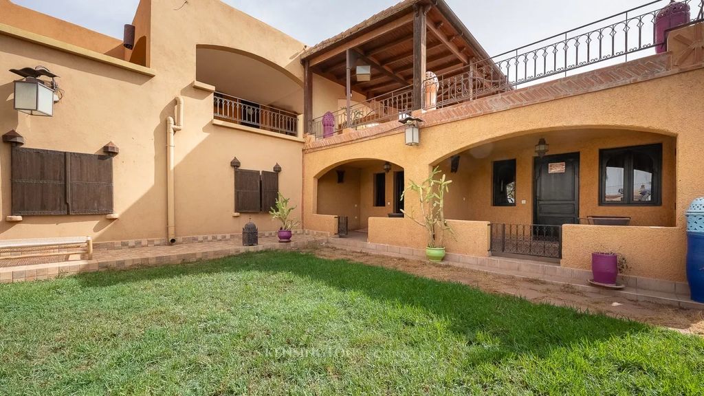 Property photo 2 of 32