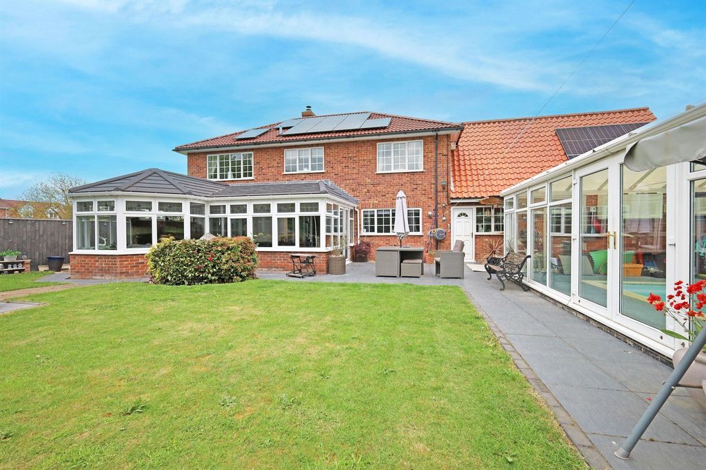 Property photo 2 of 46 Picture No. 02