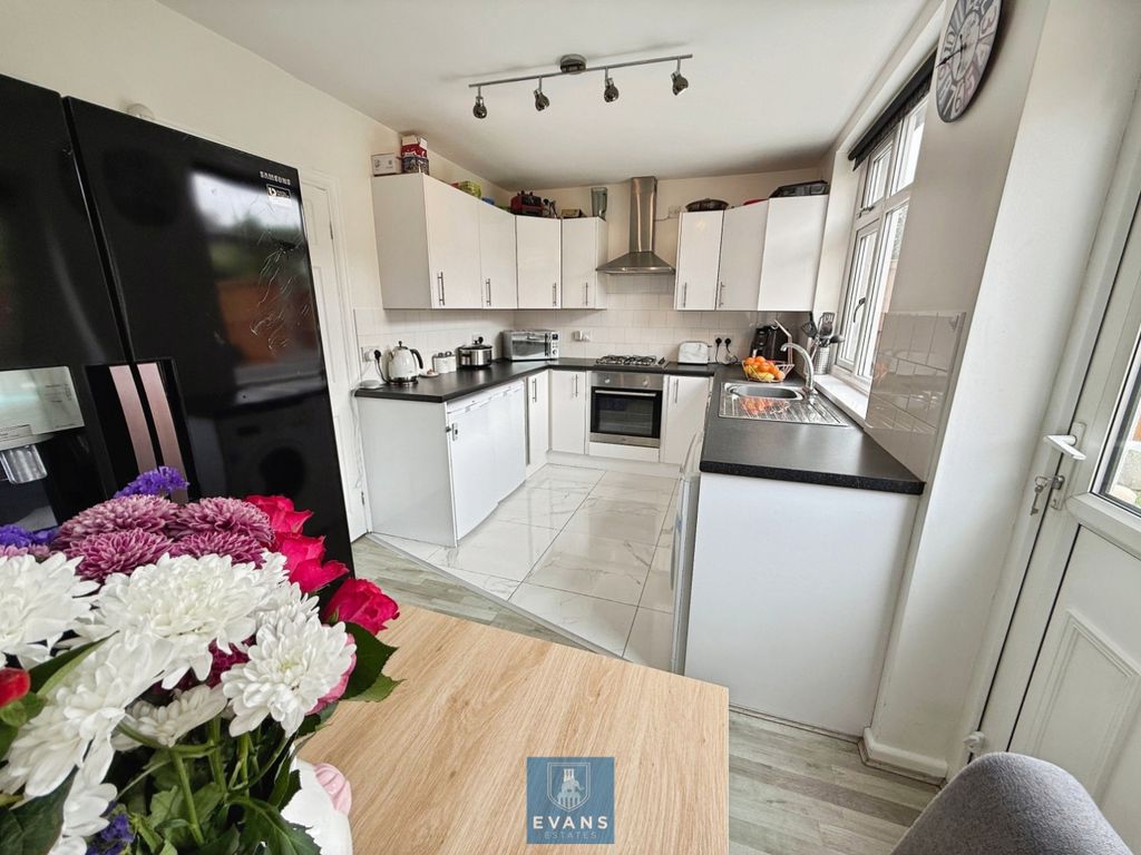 Property photo 3 of 13 Refitted Kitchen Diner