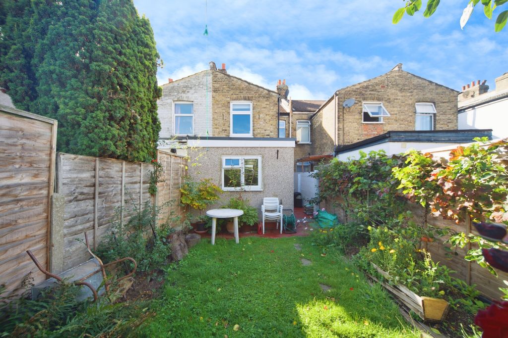 Property photo 3 of 19