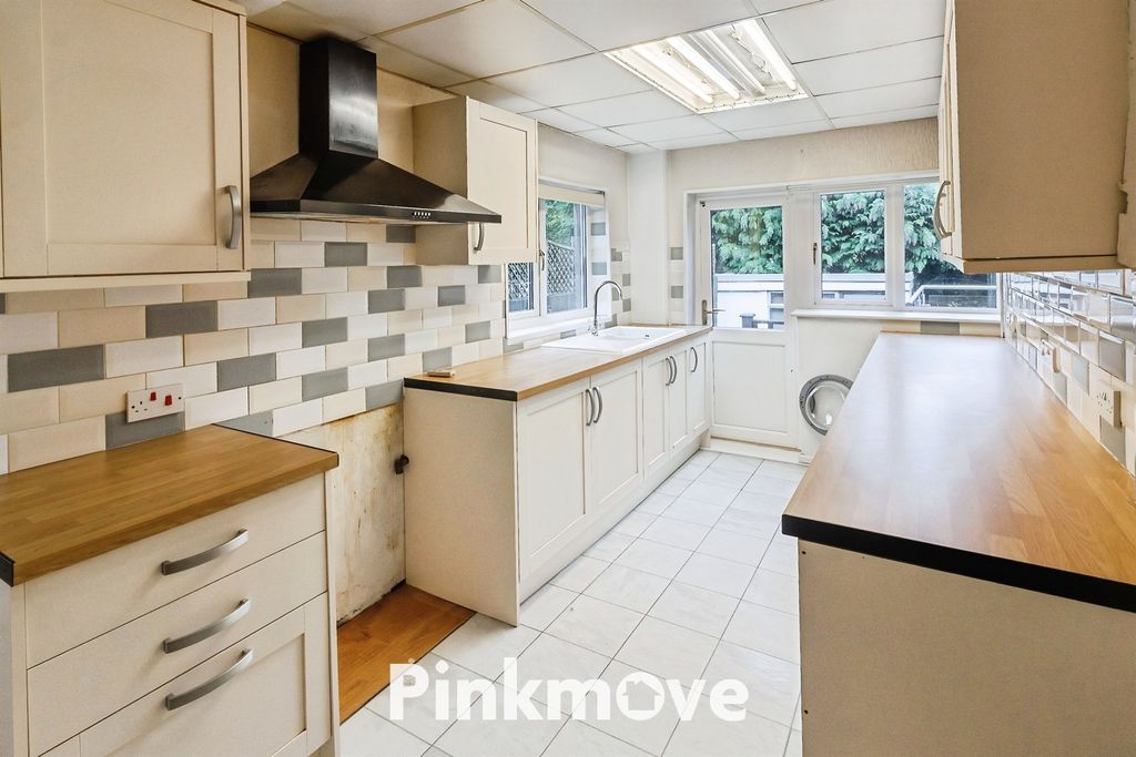 Property photo 3 of 25