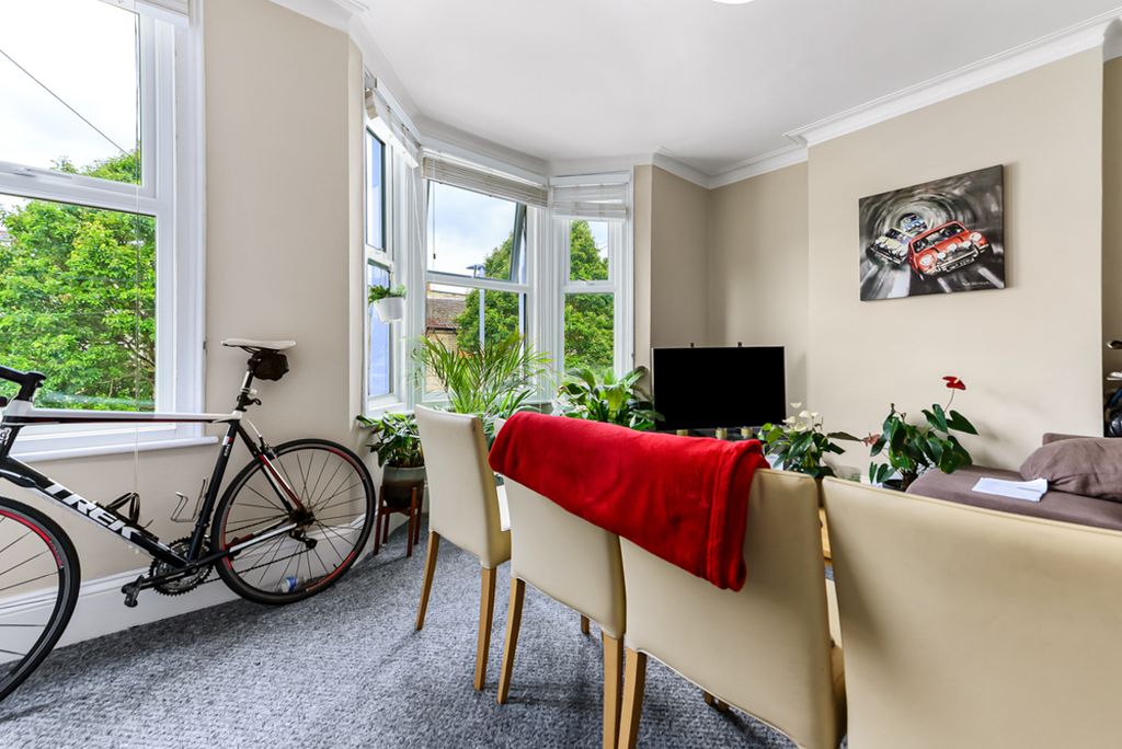 Property photo 3 of 11 3