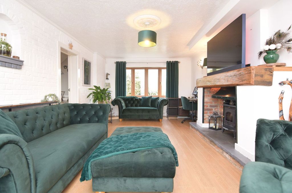 Property photo 2 of 24