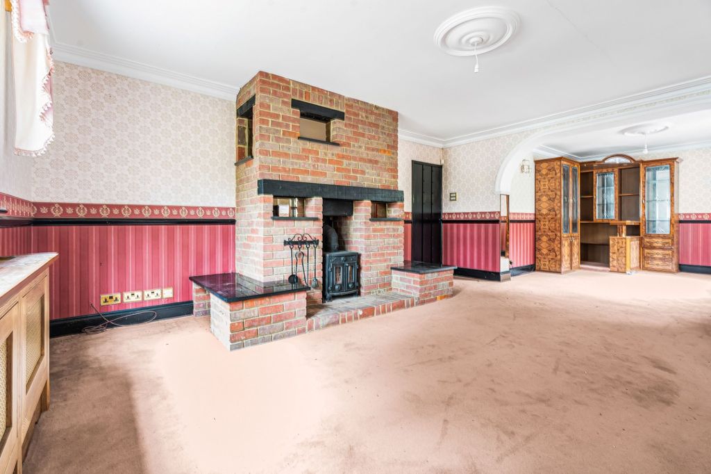 Property photo 2 of 18