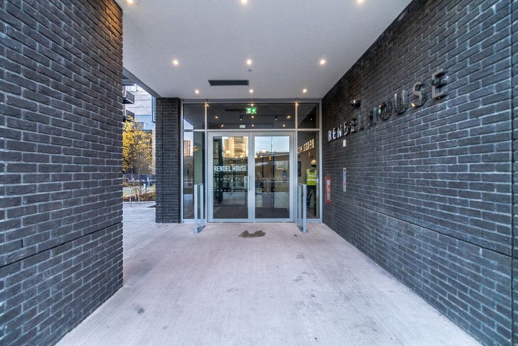 Property photo 2 of 21