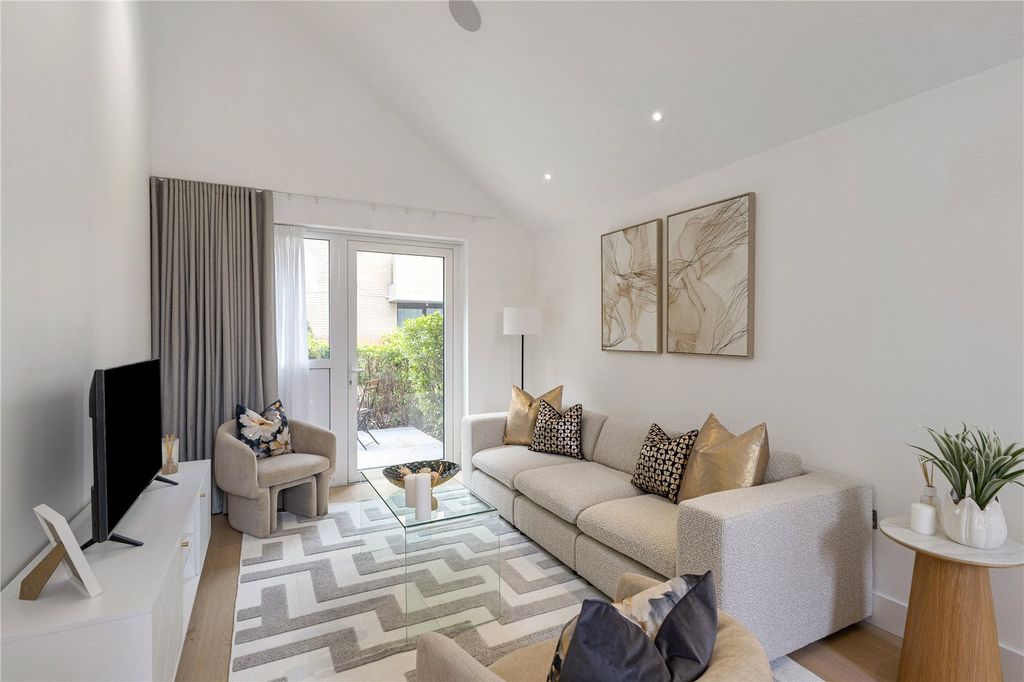 Property photo 3 of 14 Reception Room