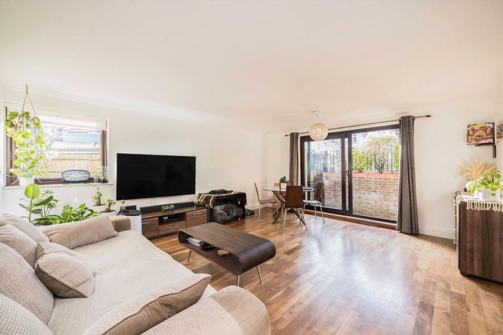 Property photo 2 of 5