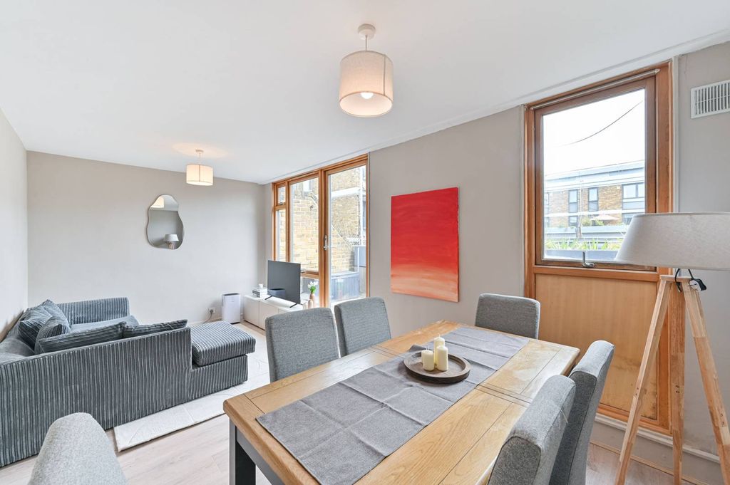 Property photo 3 of 13