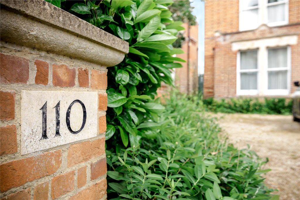 Additional image 12 of 2 bed flat for saleWoodstock Road, Oxford, Oxfordshire OX2
