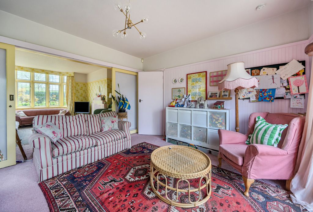 Property photo 2 of 15 1446533-14-69Dfcb...