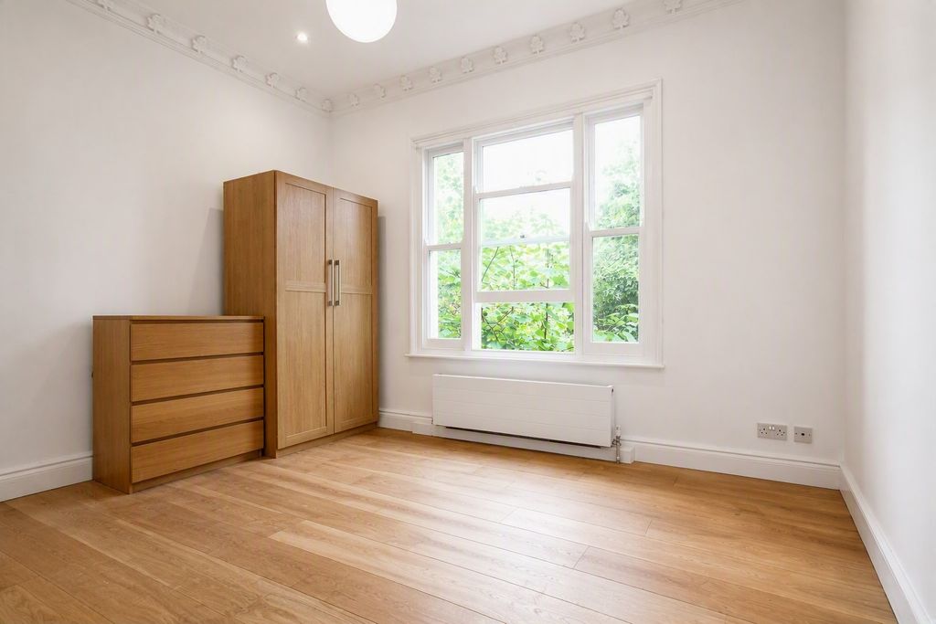 Property photo 2 of 4 Bedroom