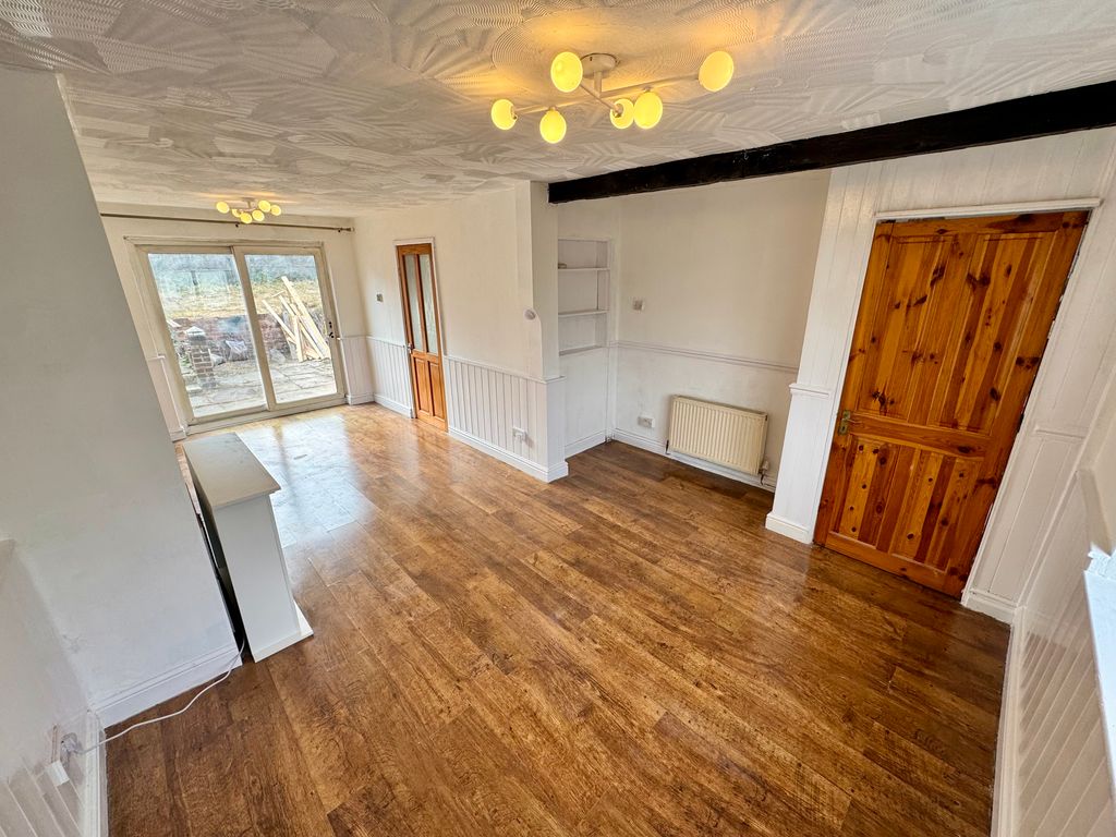 Property photo 2 of 17 Image