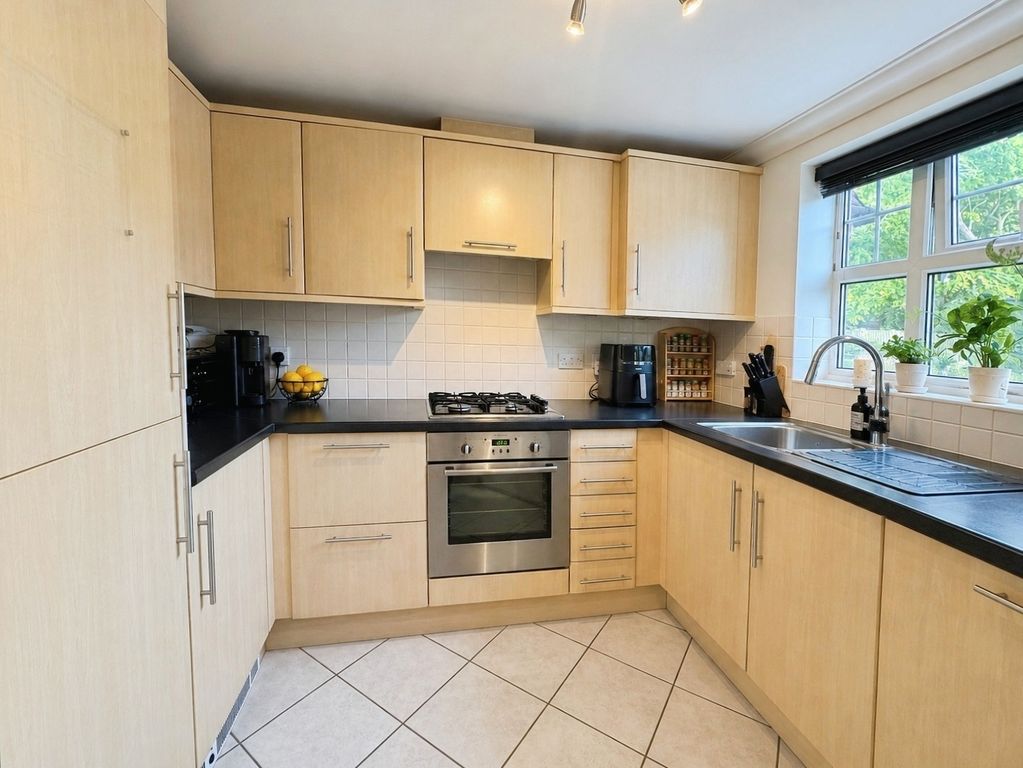 Property photo 3 of 14 Pbox-Img.Png